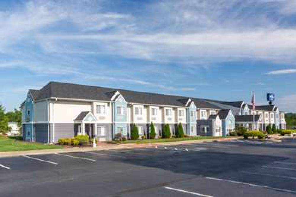 Microtel Inn & Suites By Wyndham Burlington 2