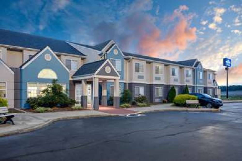 Microtel Inn & Suites By Wyndham Burlington 1