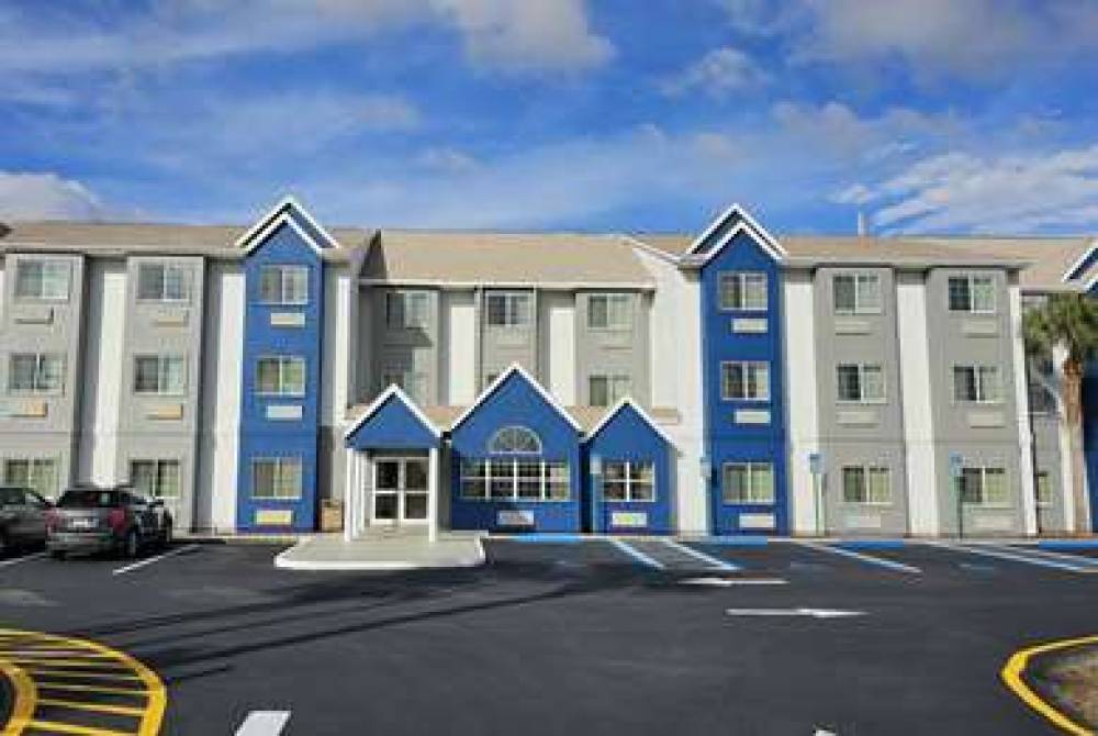 Microtel Inn & Suites By Wyndham Bushnell 2