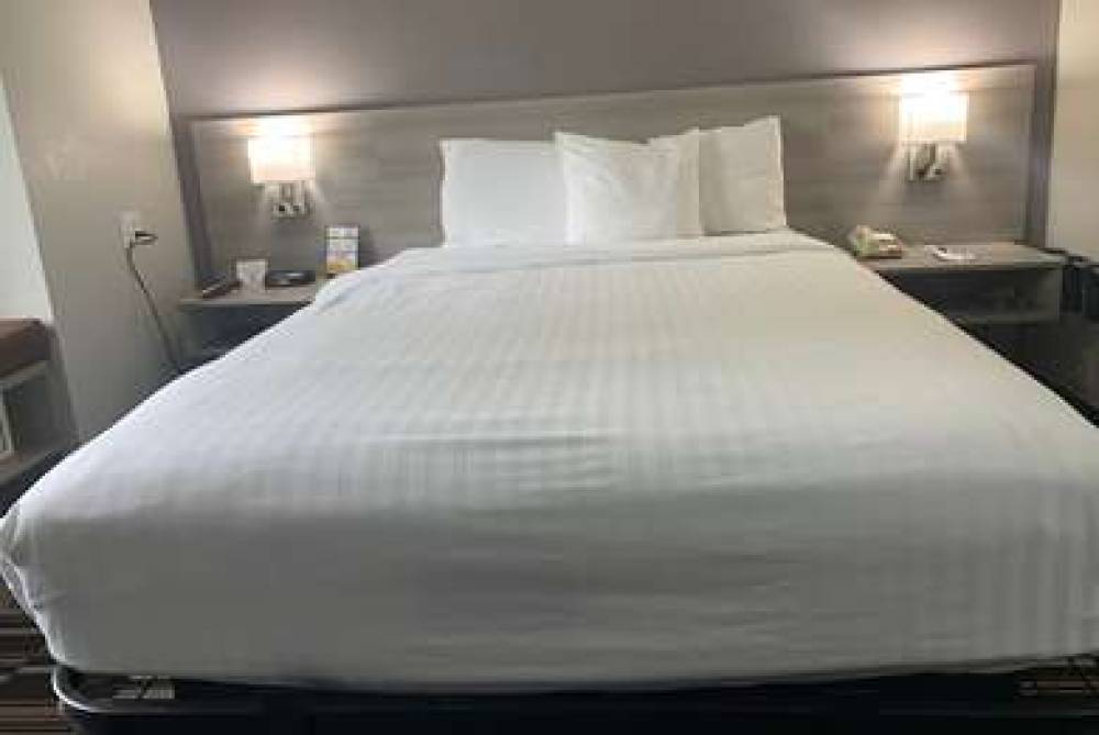 Microtel Inn & Suites By Wyndham Charlotte Airport 5