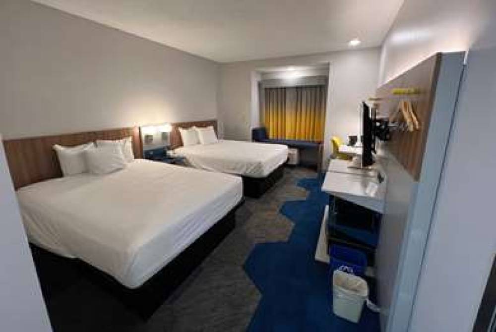 Microtel Inn & Suites By Wyndham Charlotte/Northlake 9