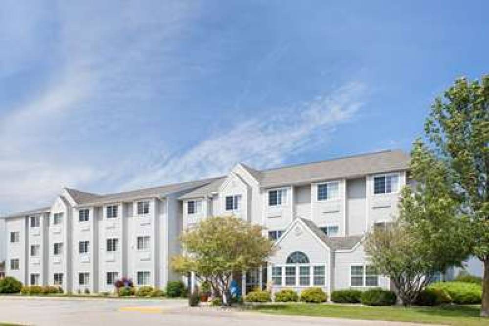 Microtel Inn & Suites By Wyndham Clear Lake 1