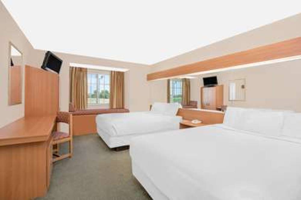 Microtel Inn & Suites By Wyndham Colfax/Newton 10