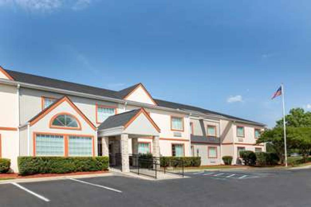 Microtel Inn & Suites By Wyndham Columbia Two Notch Rd Area