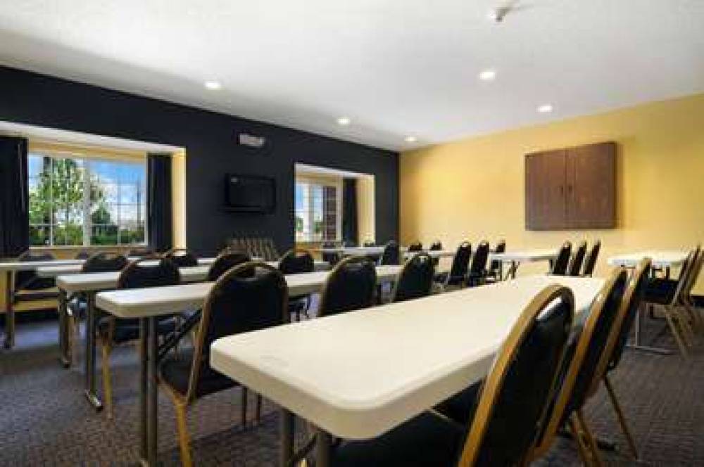 Microtel Inn & Suites By Wyndham Columbus/Near Fort Benning 9