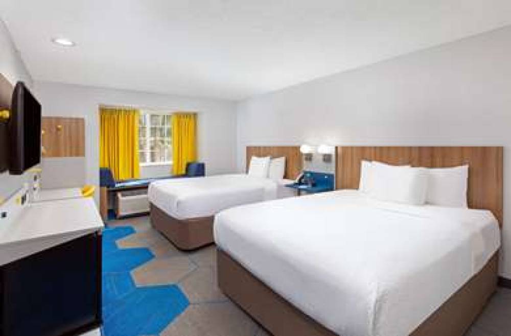 Microtel Inn & Suites By Wyndham Columbus North 1