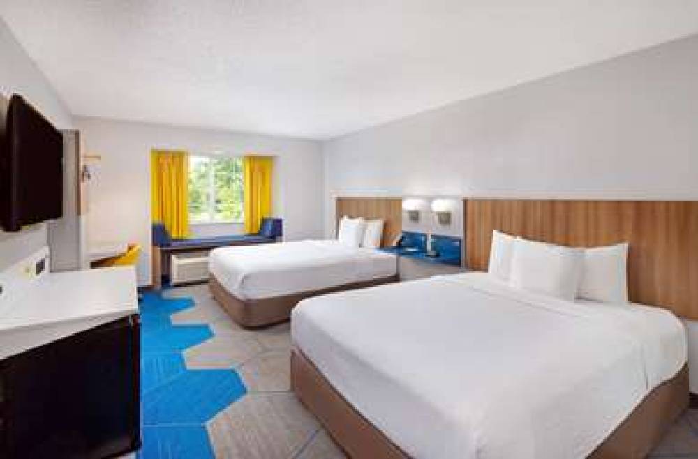 Microtel Inn & Suites By Wyndham Columbus North 6