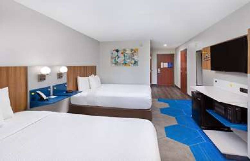 Microtel Inn & Suites By Wyndham Columbus North 8