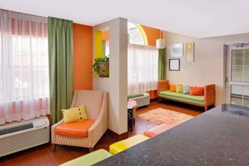 Microtel Inn & Suites By Wyndham Daphne/Mobile 2