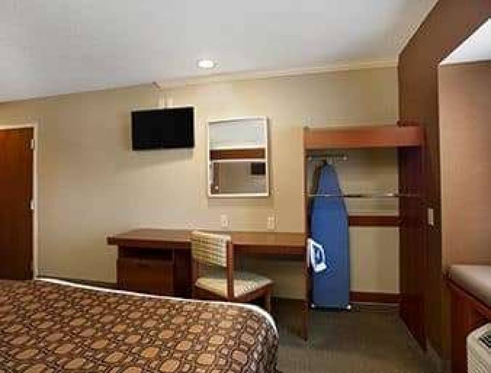 Microtel Inn & Suites By Wyndham Dover 9