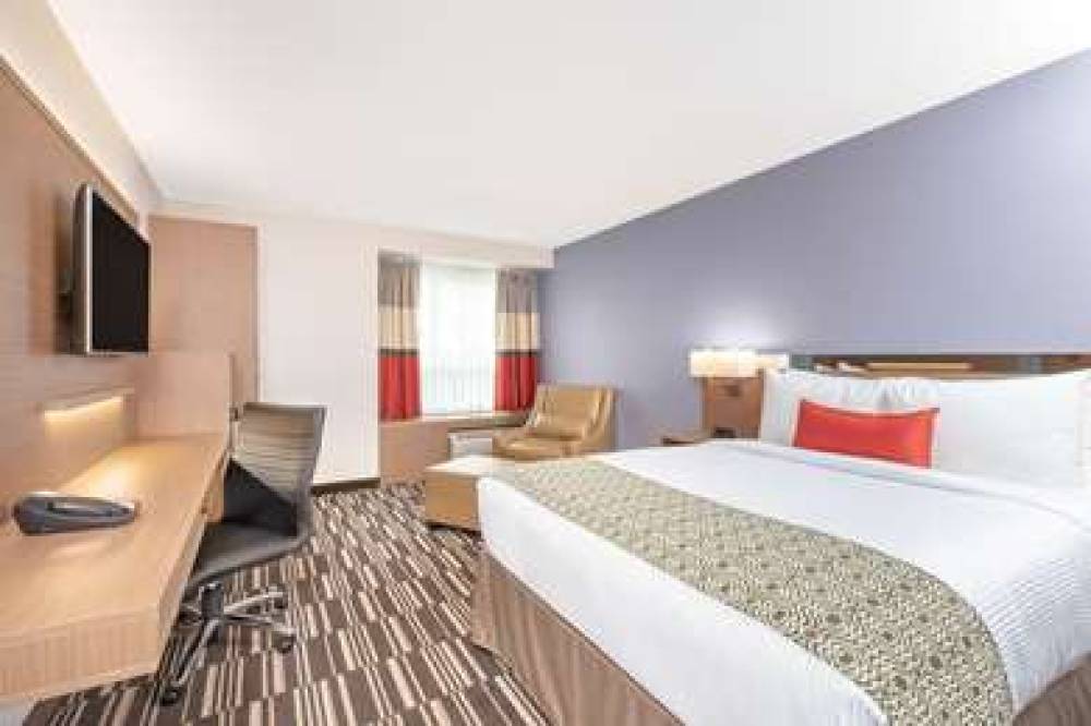 Microtel Inn & Suites By Wyndham Fort McMurray 7