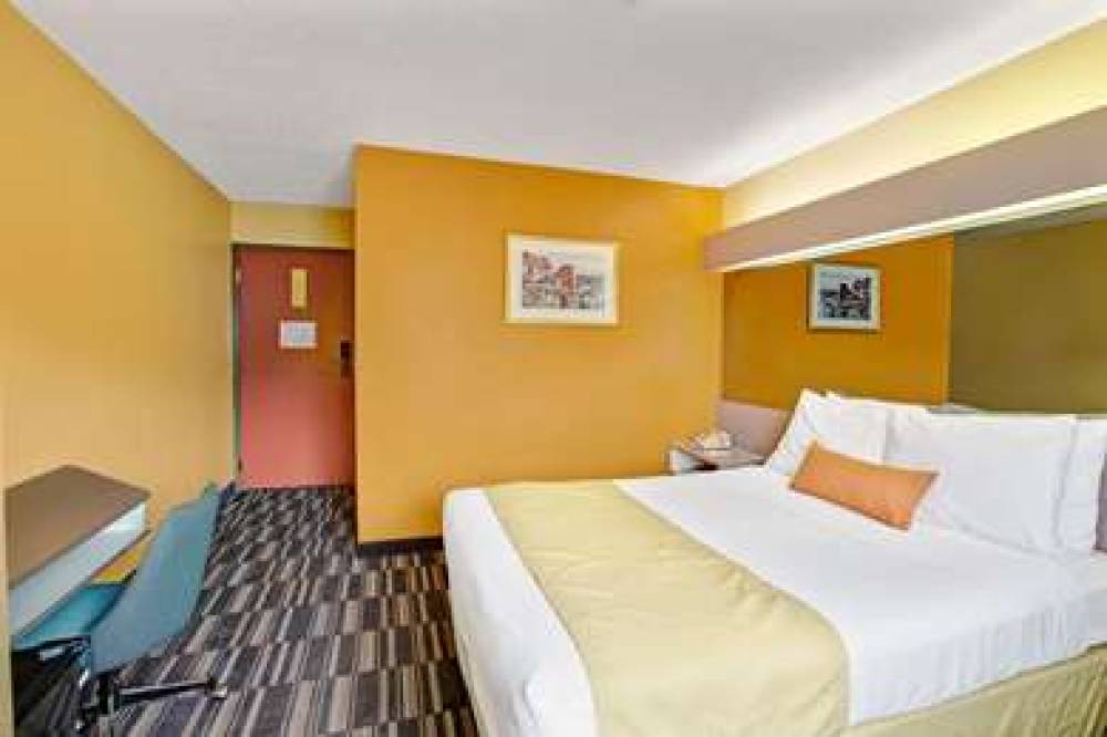 Microtel Inn & Suites By Wyndham Gatlinburg 8