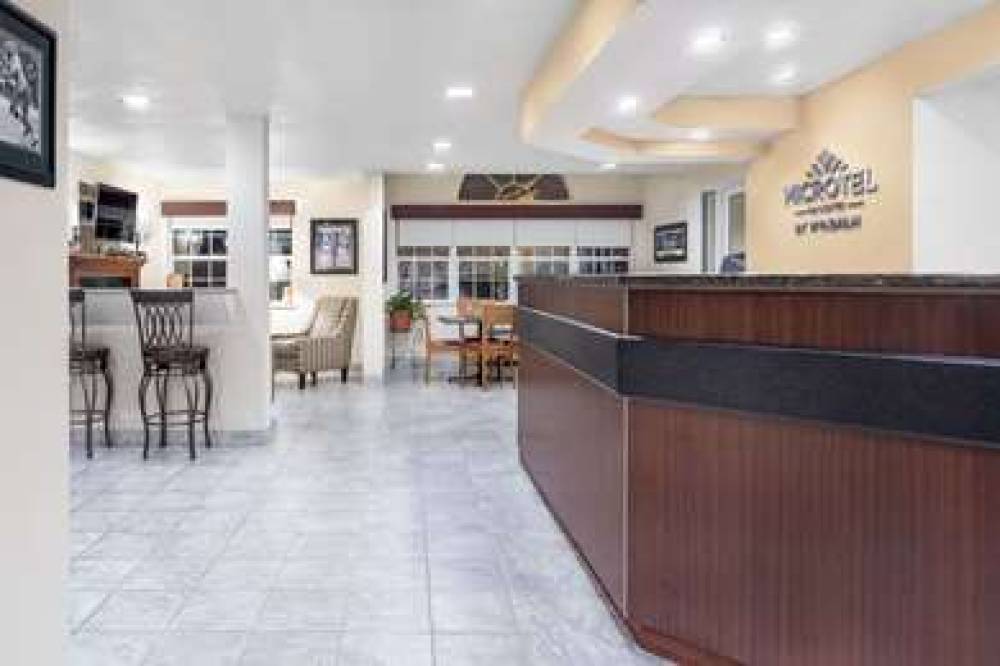 Microtel Inn & Suites By Wyndham Green Bay 2