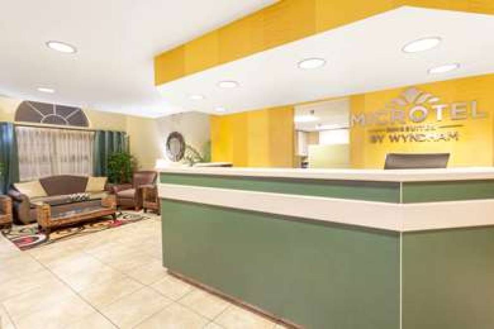 Microtel Inn & Suites By Wyndham Gulf Shores 2