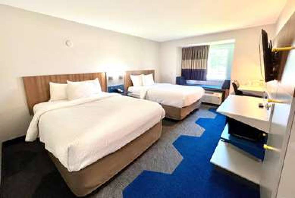 Microtel Inn & Suites By Wyndham Janesville 6