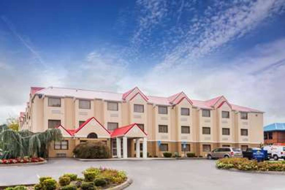 Microtel Inn & Suites By Wyndham Knoxville