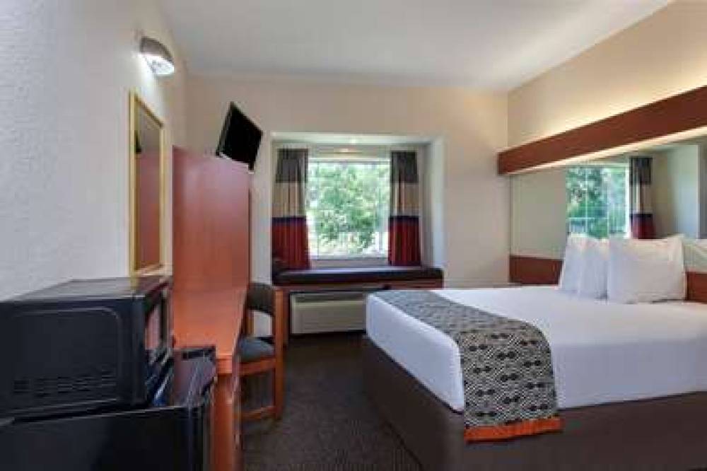 MICROTEL INN & SUITES BY WYNDHAM LA 10