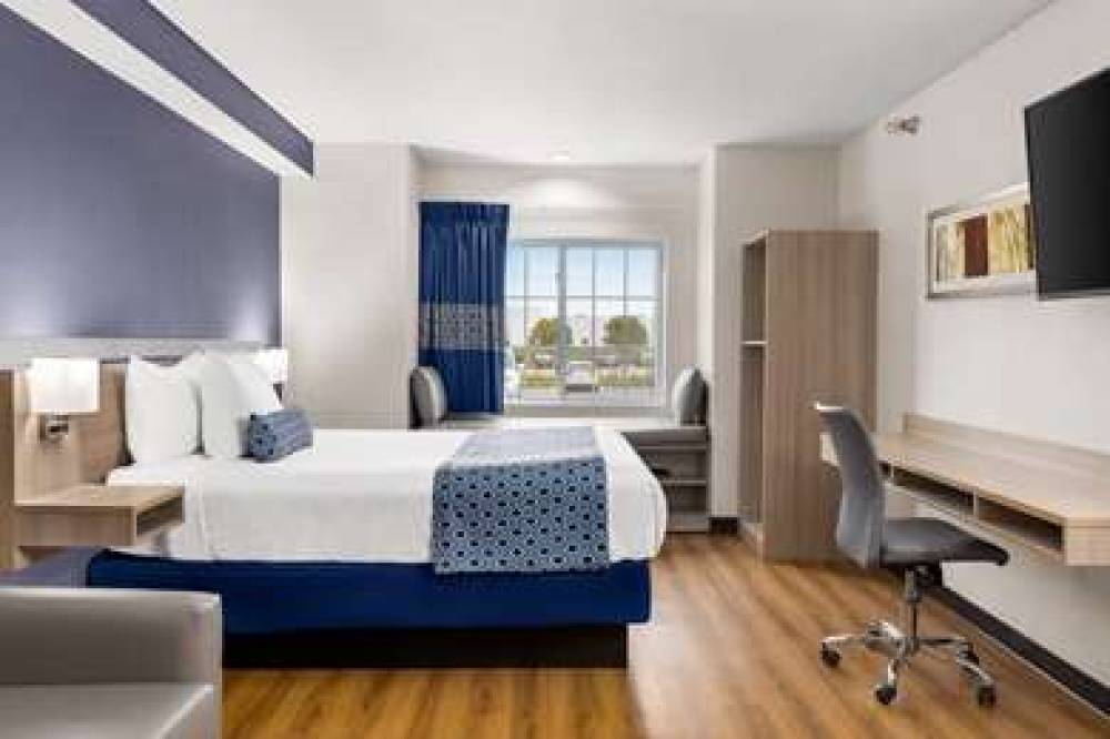 Microtel Inn & Suites By Wyndham Lincoln 10