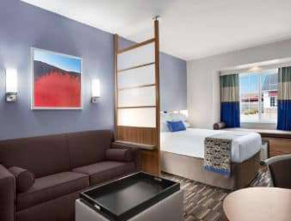 MICROTEL INN & SUITES BY WYNDHAM LY 4