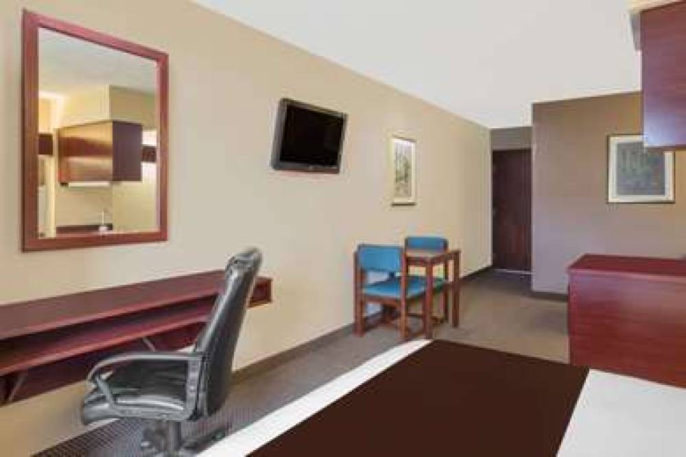 Microtel Inn & Suites By Wyndham Meridian 8