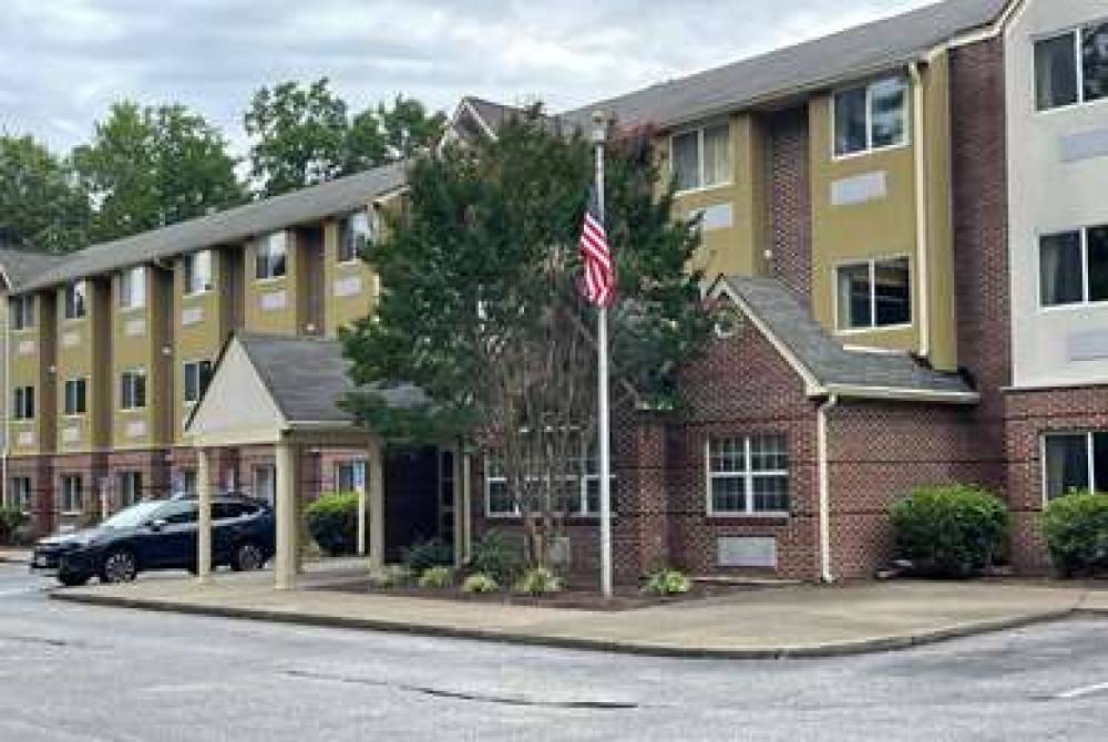 Microtel Inn & Suites By Wyndham Newport News Airport