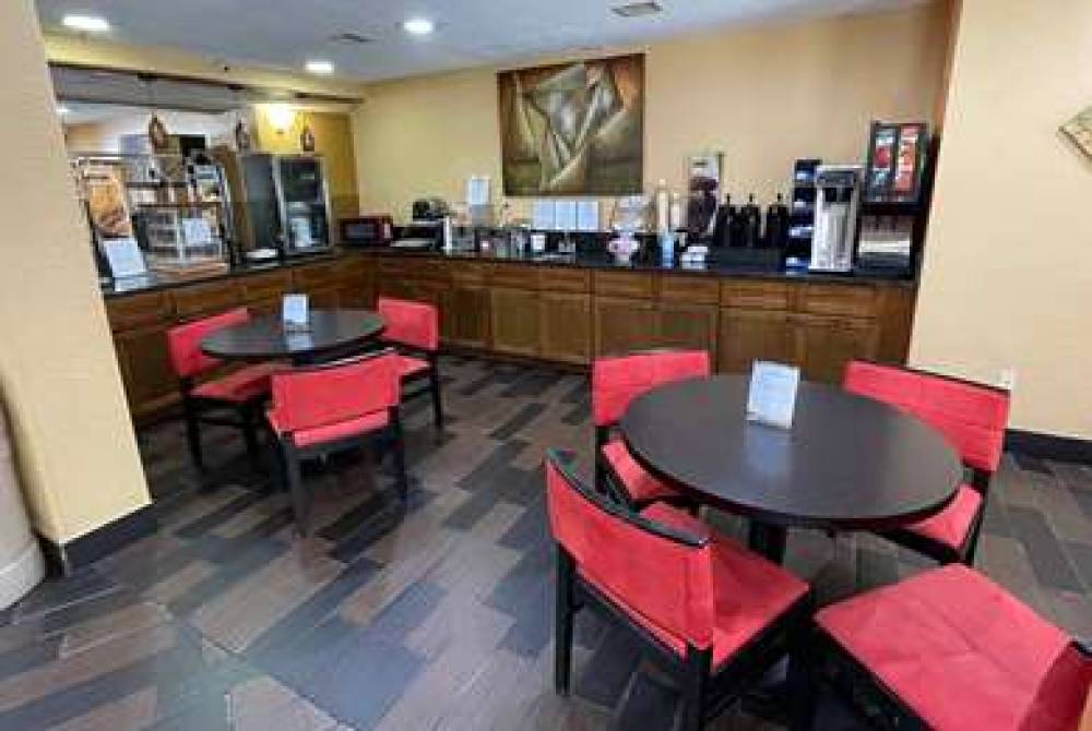 Microtel Inn & Suites By Wyndham Newport News Airport 9