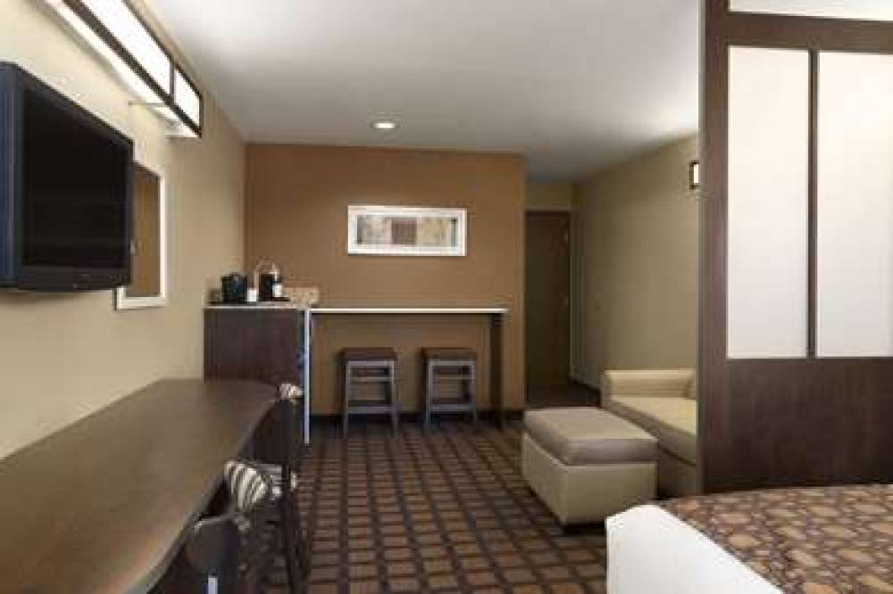 Microtel Inn & Suites By Wyndham Odessa 10