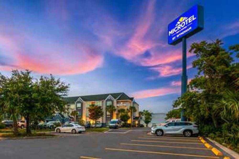 Microtel Inn & Suites By Wyndham Panama City 4