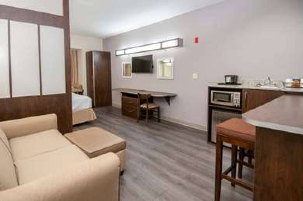 Microtel Inn & Suites By Wyndham Pearl River/Slidell 9