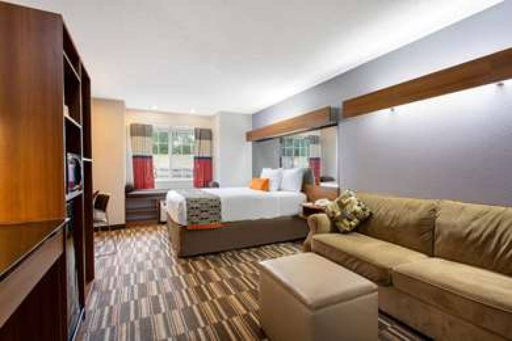 Microtel Inn & Suites By Wyndham Philadelphia Airport 8