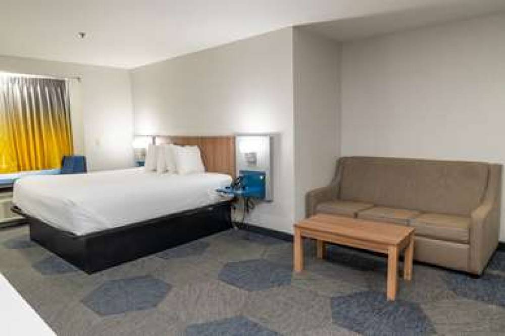 Microtel Inn & Suites By Wyndham Pigeon Forge 2