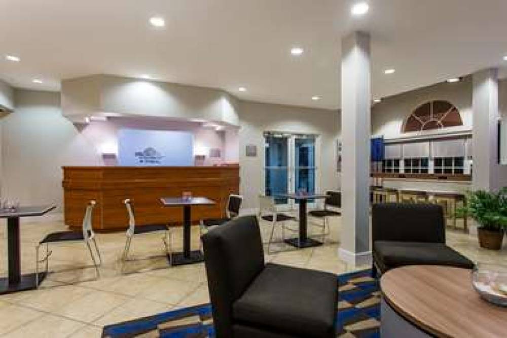 Microtel Inn & Suites By Wyndham Port Charlotte 3