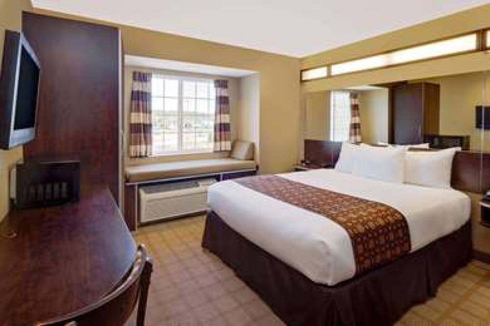 Microtel Inn & Suites By Wyndham Prairie Du Chien 6