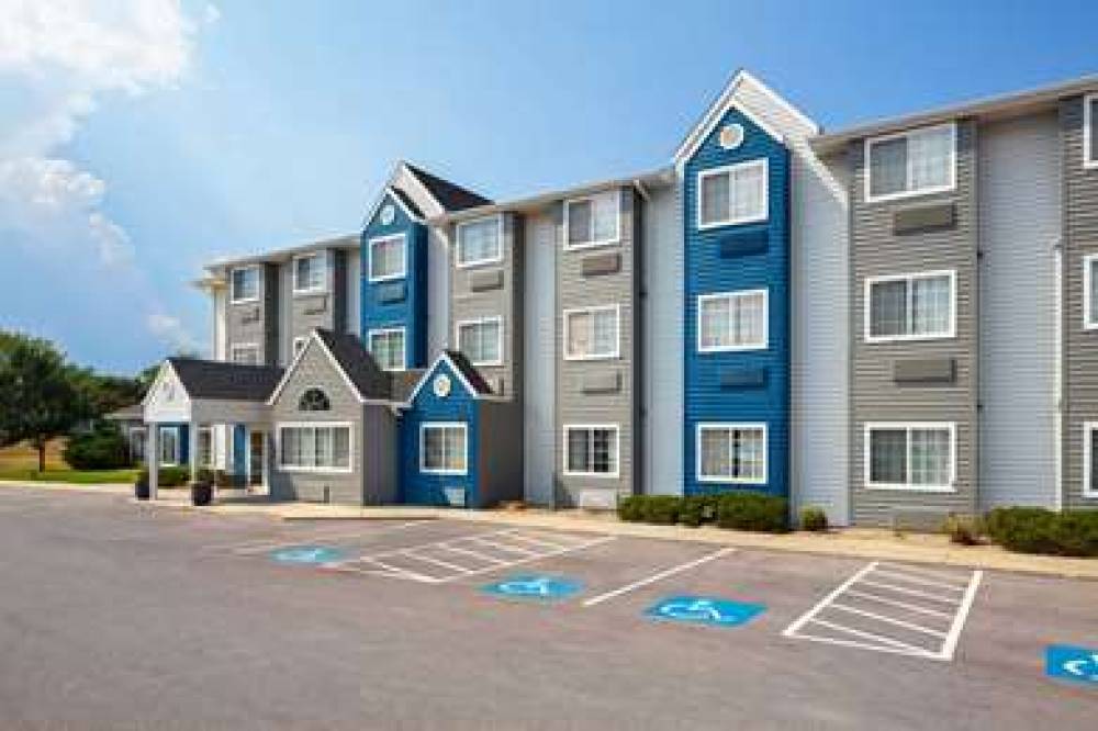 Microtel Inn & Suites By Wyndham Rapid City 3