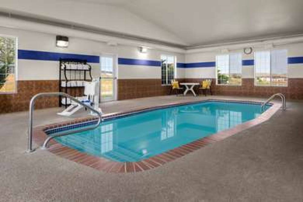 Microtel Inn & Suites By Wyndham Rapid City 8