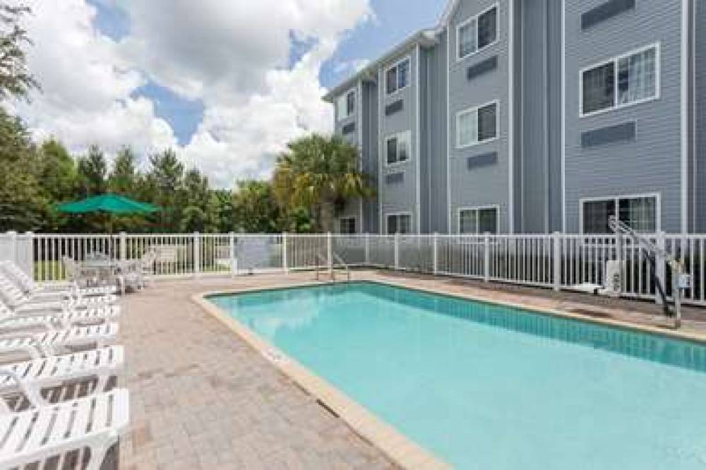 Microtel Inn & Suites By Wyndham Spring Hill/Weeki Wachee 3