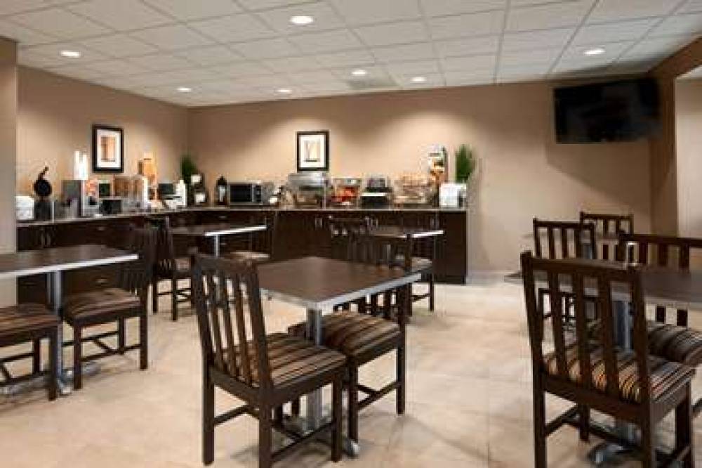 Microtel Inn & Suites By Wyndham St Clairsville 6