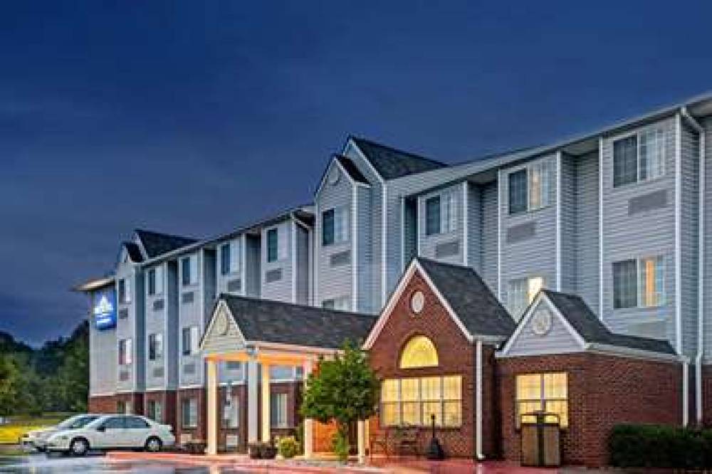 Microtel Inn & Suites By Wyndham Statesville 1