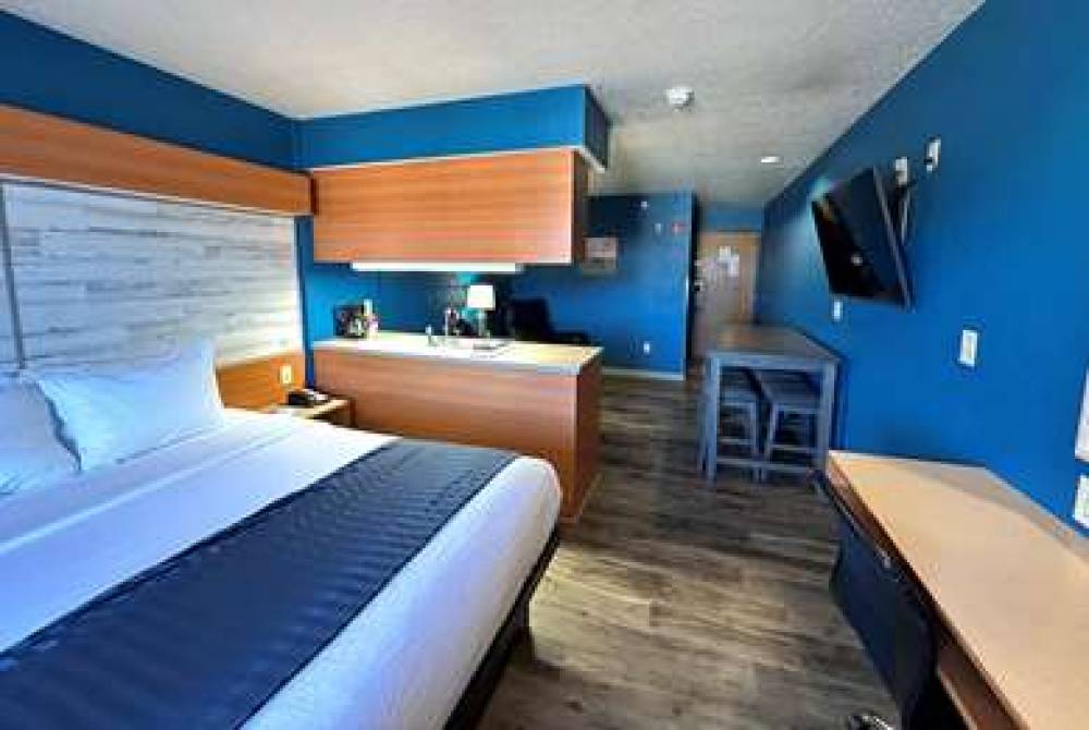 Microtel Inn & Suites By Wyndham Tomah 10