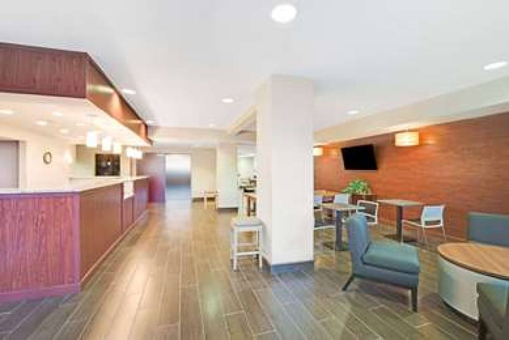 Microtel Inn & Suites By Wyndham Urbandale/Des Moines 2