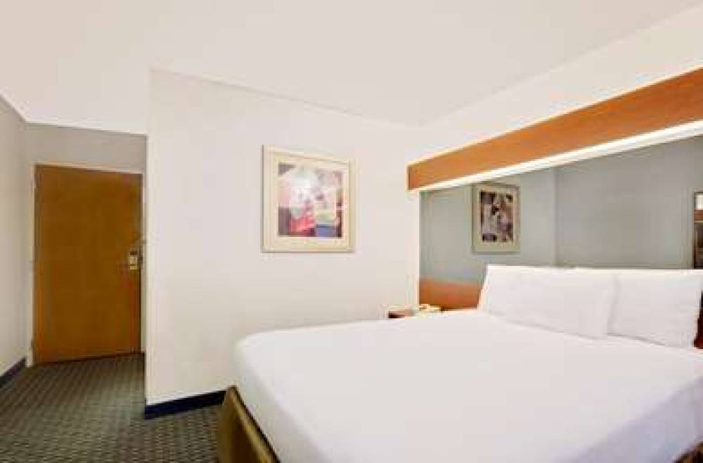 Microtel Inn & Suites By Wyndham Winston Salem 9