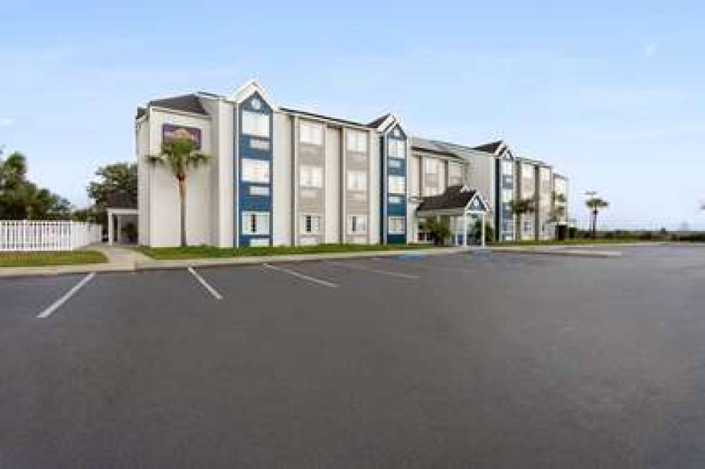 Microtel Inn & Suites By Wyndham Zephyrhills 3