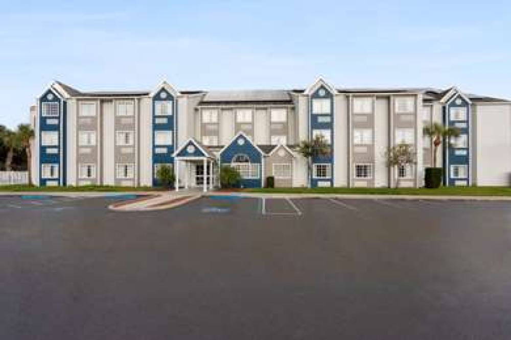 Microtel Inn & Suites By Wyndham Zephyrhills 2