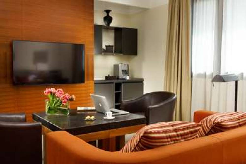 MILAN SUITE HOTEL 10