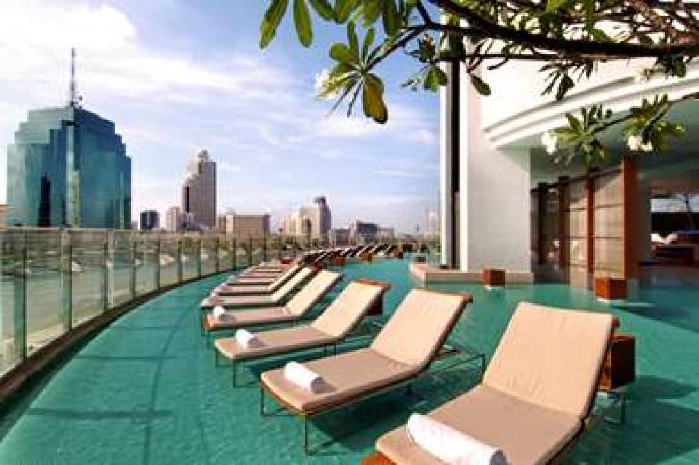 MILLENNIUM HILTON BANGKOK 10