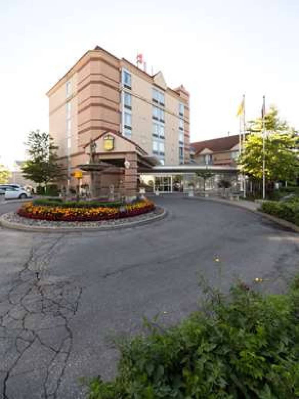 MONTE CARLO INN AIRPORT SUITES 6