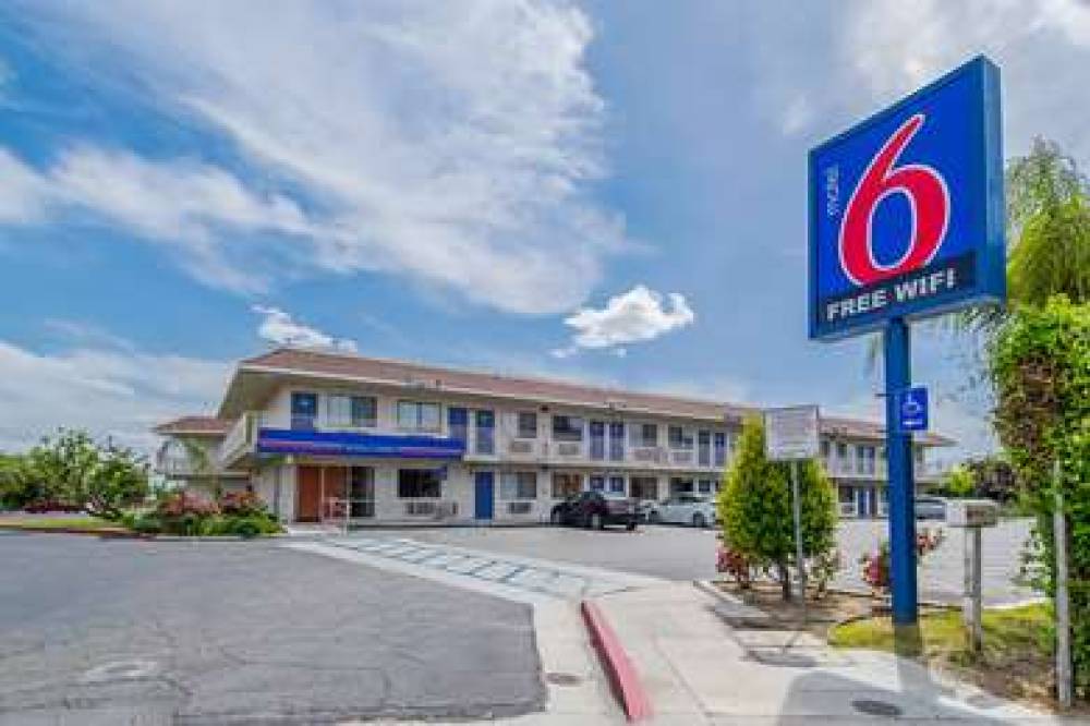 Motel 6 Bakersfield Airport 1