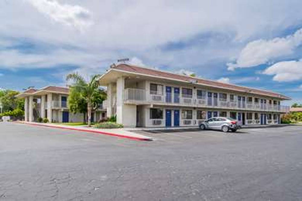 Motel 6 Bakersfield Airport 5