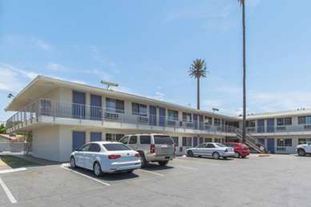 MOTEL 6 BAKERSFIELD CA 6