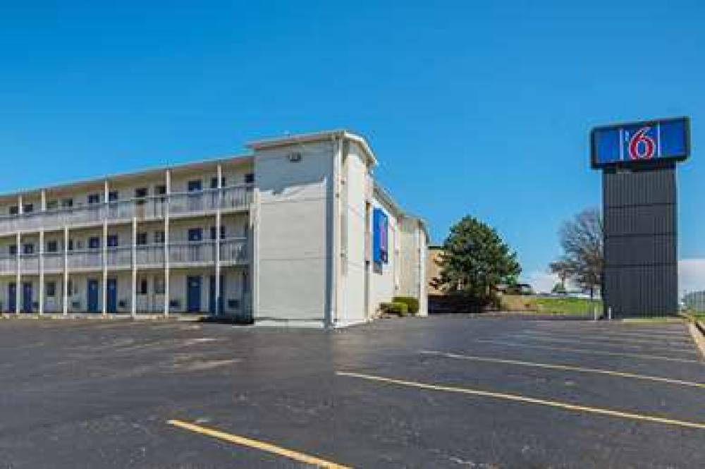 MOTEL 6 BLUE SPRINGS MO 1